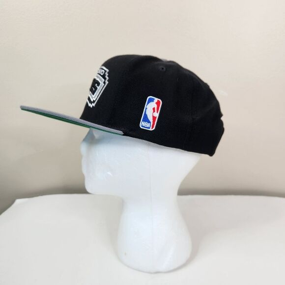 NEW Mitchell & Ness San Antonio Spurs Adjustable Fit Snapback Hat - Picture 5 of 9